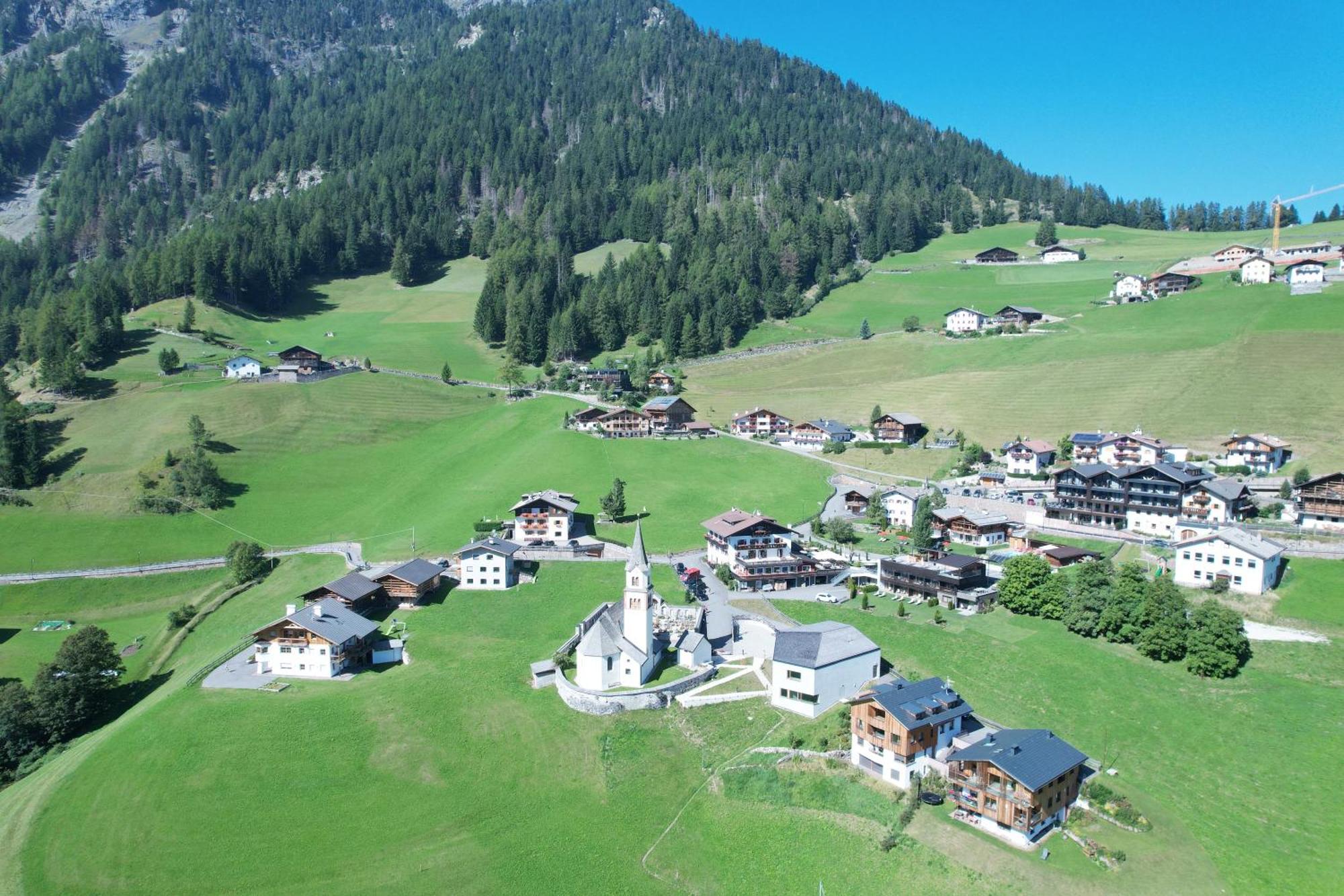 Hotel Garni Kostner St. Ulrich in Gröden Exterior foto